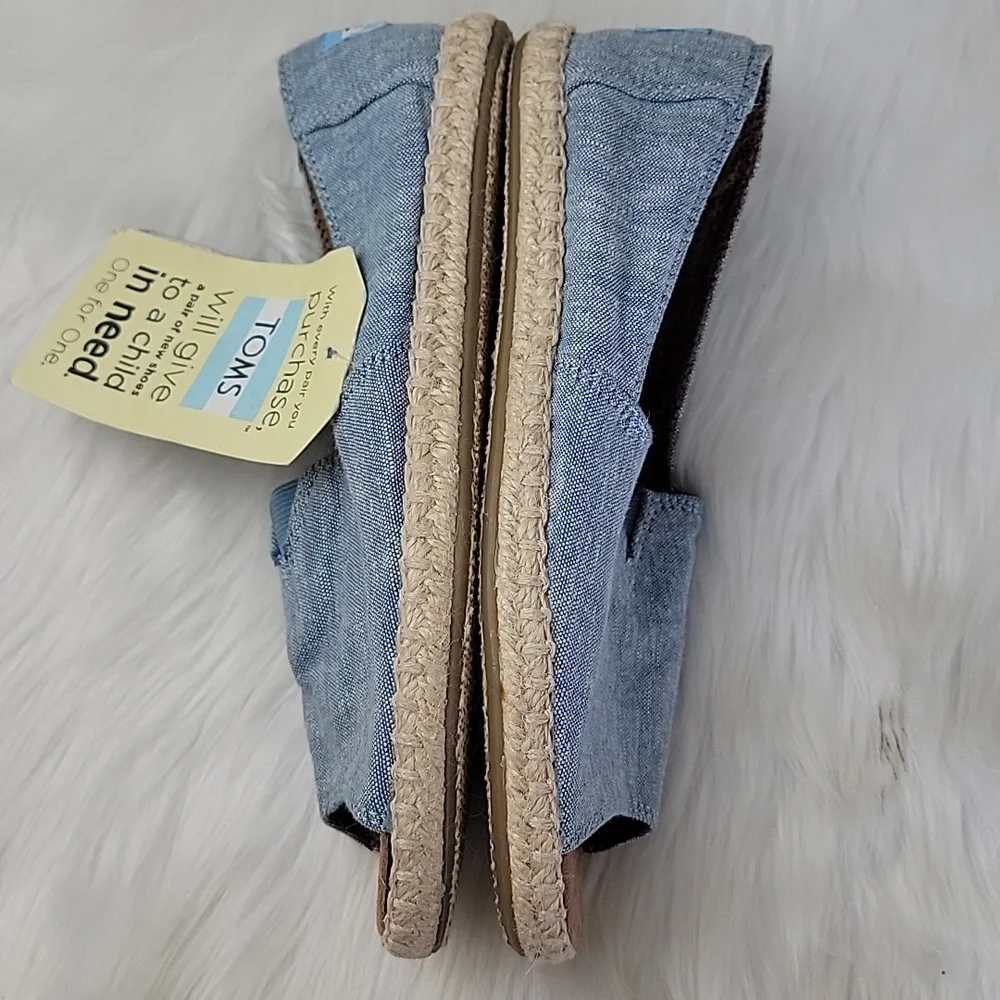 TOMS Alpargata Chambray Open Toe Blue Slip On Boho Nautical Flat Espadrilles NeW
